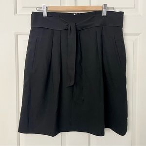 ✨ H&M Black midi skirt